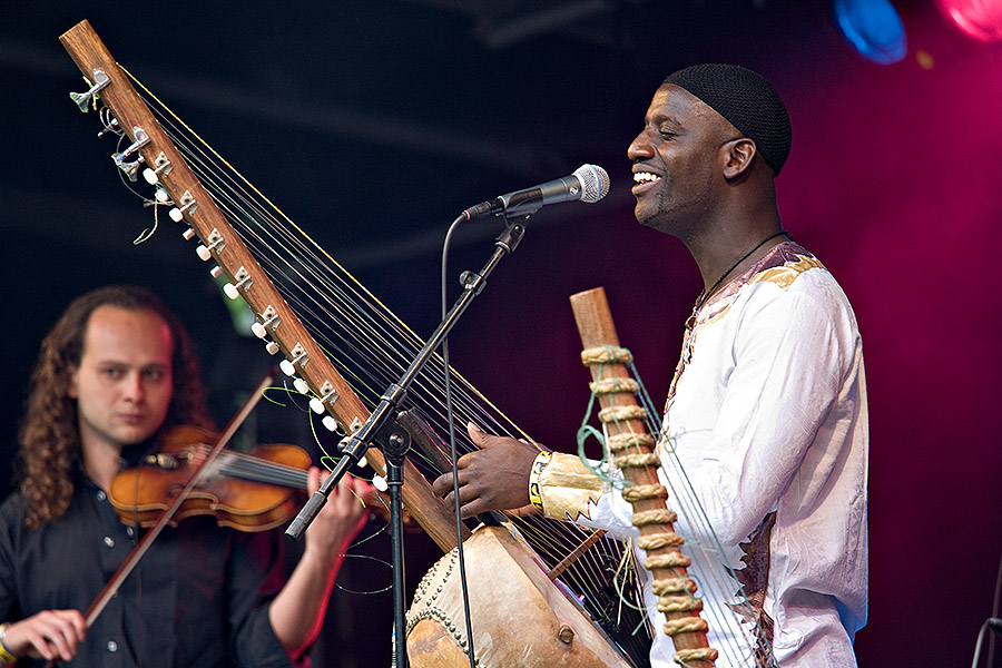 14   Seckou Keita with Samy Bishai 